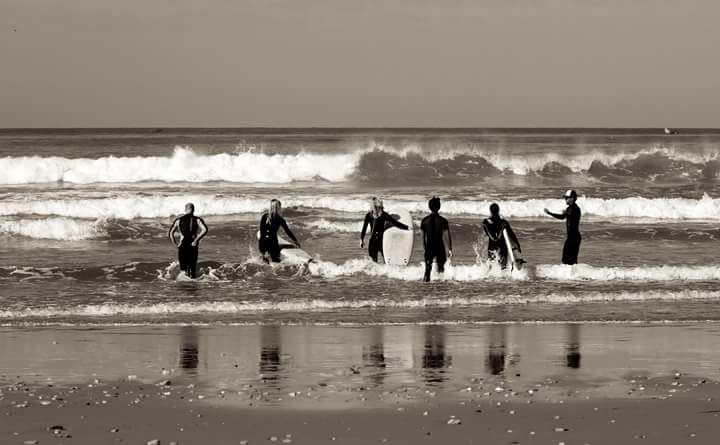 surf lessons during the surf camp in Morocco - small groups and beginner level. professional lesson